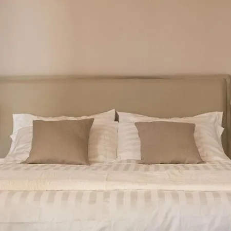 Hostel New ,private Garden, Swimming Pool And Torno